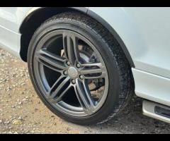 Audi Q7 2 KEYS|SERVICE HISTORY - 5 SERVICES|LOGBOOK

Equipment:
Navigation HDD - mapped
Parking Sens - 95