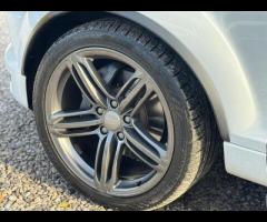 Audi Q7 2 KEYS|SERVICE HISTORY - 5 SERVICES|LOGBOOK

Equipment:
Navigation HDD - mapped
Parking Sens - 96