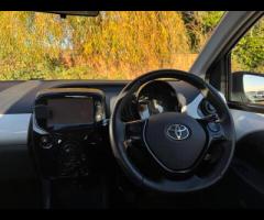 Toyota AYGO 2 FORMER KEEPERS|SERVICE HISTORY|LOGBOOK|

Discover this 2014 Toyota AYGO VVT-i x-pressi - 30