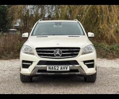 Mercedes-Benz M Class TRADE SALE SERVICE HISTORY - 7 SERVICES - 6 MAIN DEALER SERVICES - TIMING CHAI - 5