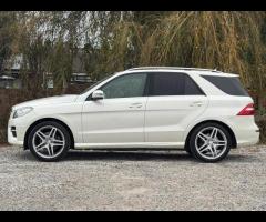 Mercedes-Benz M Class TRADE SALE SERVICE HISTORY - 7 SERVICES - 6 MAIN DEALER SERVICES - TIMING CHAI - 13