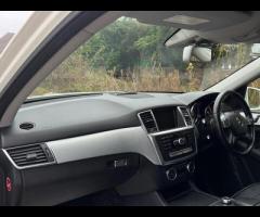 Mercedes-Benz M Class TRADE SALE SERVICE HISTORY - 7 SERVICES - 6 MAIN DEALER SERVICES - TIMING CHAI - 15