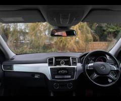 Mercedes-Benz M Class TRADE SALE SERVICE HISTORY - 7 SERVICES - 6 MAIN DEALER SERVICES - TIMING CHAI - 17