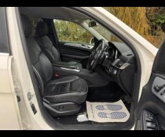 Mercedes-Benz M Class TRADE SALE SERVICE HISTORY - 7 SERVICES - 6 MAIN DEALER SERVICES - TIMING CHAI - 18