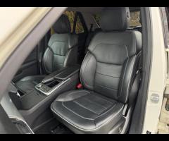 Mercedes-Benz M Class TRADE SALE SERVICE HISTORY - 7 SERVICES - 6 MAIN DEALER SERVICES - TIMING CHAI - 25