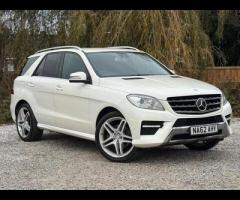 Mercedes-Benz M Class TRADE SALE SERVICE HISTORY - 7 SERVICES - 6 MAIN DEALER SERVICES - TIMING CHAI - 29