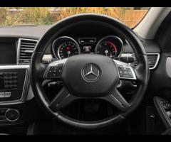 Mercedes-Benz M Class TRADE SALE SERVICE HISTORY - 7 SERVICES - 6 MAIN DEALER SERVICES - TIMING CHAI - 31