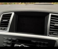 Mercedes-Benz M Class TRADE SALE SERVICE HISTORY - 7 SERVICES - 6 MAIN DEALER SERVICES - TIMING CHAI - 45