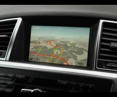 Mercedes-Benz M Class TRADE SALE SERVICE HISTORY - 7 SERVICES - 6 MAIN DEALER SERVICES - TIMING CHAI - 50