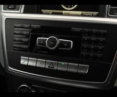 Mercedes-Benz M Class TRADE SALE SERVICE HISTORY - 7 SERVICES - 6 MAIN DEALER SERVICES - TIMING CHAI - 54