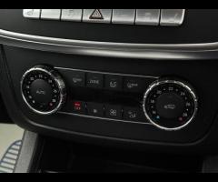 Mercedes-Benz M Class TRADE SALE SERVICE HISTORY - 7 SERVICES - 6 MAIN DEALER SERVICES - TIMING CHAI - 55