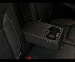 Mercedes-Benz M Class TRADE SALE SERVICE HISTORY - 7 SERVICES - 6 MAIN DEALER SERVICES - TIMING CHAI - 62