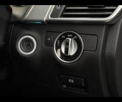 Mercedes-Benz M Class TRADE SALE SERVICE HISTORY - 7 SERVICES - 6 MAIN DEALER SERVICES - TIMING CHAI - 65