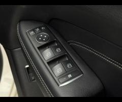 Mercedes-Benz M Class TRADE SALE SERVICE HISTORY - 7 SERVICES - 6 MAIN DEALER SERVICES - TIMING CHAI - 67