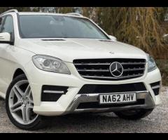 Mercedes-Benz M Class TRADE SALE SERVICE HISTORY - 7 SERVICES - 6 MAIN DEALER SERVICES - TIMING CHAI - 71