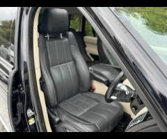 Land Rover Range Rover 3 FORMER KEEPERS|2 KEYS|SERVICE HISTORY - 5 MAIN DEALER SERVICE STAMPS|LOGBOO - 15