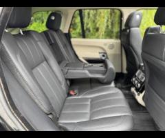 Land Rover Range Rover 3 FORMER KEEPERS|2 KEYS|SERVICE HISTORY - 5 MAIN DEALER SERVICE STAMPS|LOGBOO - 17