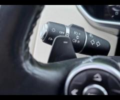 Land Rover Range Rover 3 FORMER KEEPERS|2 KEYS|SERVICE HISTORY - 5 MAIN DEALER SERVICE STAMPS|LOGBOO - 32