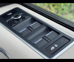 Land Rover Range Rover 3 FORMER KEEPERS|2 KEYS|SERVICE HISTORY - 5 MAIN DEALER SERVICE STAMPS|LOGBOO - 44