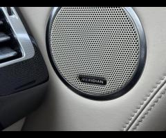 Land Rover Range Rover 7 MAIN DEALER LAND ROVER SERVICE STAMPS|

Smartphone Pack
Very rare

Black Pa - 40