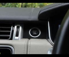 Land Rover Range Rover 7 MAIN DEALER LAND ROVER SERVICE STAMPS|

Smartphone Pack
Very rare

Black Pa - 42