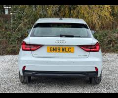 Audi A1 1 FORMER KEEPER|SERVICE HISTORY|

Equipment:
Air Conditioning
Parking Sensor(s)
Alloy Wheels - 7