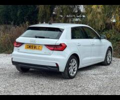Audi A1 1 FORMER KEEPER|SERVICE HISTORY|

Equipment:
Air Conditioning
Parking Sensor(s)
Alloy Wheels - 8