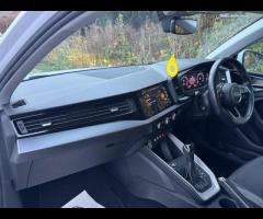 Audi A1 1 FORMER KEEPER|SERVICE HISTORY|

Equipment:
Air Conditioning
Parking Sensor(s)
Alloy Wheels - 13