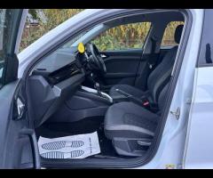 Audi A1 1 FORMER KEEPER|SERVICE HISTORY|

Equipment:
Air Conditioning
Parking Sensor(s)
Alloy Wheels - 15