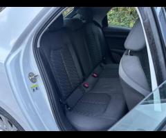 Audi A1 1 FORMER KEEPER|SERVICE HISTORY|

Equipment:
Air Conditioning
Parking Sensor(s)
Alloy Wheels - 20