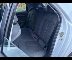 Audi A1 1 FORMER KEEPER|SERVICE HISTORY|

Equipment:
Air Conditioning
Parking Sensor(s)
Alloy Wheels - 21