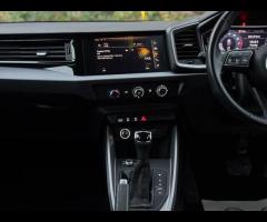 Audi A1 1 FORMER KEEPER|SERVICE HISTORY|

Equipment:
Air Conditioning
Parking Sensor(s)
Alloy Wheels - 25