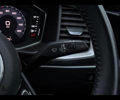 Audi A1 1 FORMER KEEPER|SERVICE HISTORY|

Equipment:
Air Conditioning
Parking Sensor(s)
Alloy Wheels - 31