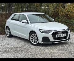 Audi A1 1 FORMER KEEPER|SERVICE HISTORY|

Equipment:
Air Conditioning
Parking Sensor(s)
Alloy Wheels - 34