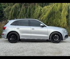 Audi SQ5 2 FORMER KEEPERS|2 KEYS|SERVICE HISTORY|

Running Boards
Very rare
Valuable

Adaptive Cruis - 11