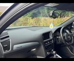 Audi SQ5 2 FORMER KEEPERS|2 KEYS|SERVICE HISTORY|

Running Boards
Very rare
Valuable

Adaptive Cruis - 15