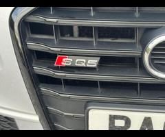 Audi SQ5 2 FORMER KEEPERS|2 KEYS|SERVICE HISTORY|

Running Boards
Very rare
Valuable

Adaptive Cruis - 78