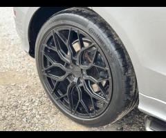 Audi SQ5 2 FORMER KEEPERS|2 KEYS|SERVICE HISTORY|

Running Boards
Very rare
Valuable

Adaptive Cruis - 85