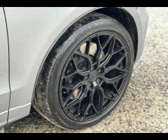 Audi SQ5 2 FORMER KEEPERS|2 KEYS|SERVICE HISTORY|

Running Boards
Very rare
Valuable

Adaptive Cruis - 86