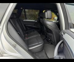 BMW X5 Media Package
VIN spec

Navigation System - BMW Professional Multimedia
VIN spec

Professiona - 21