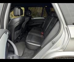 BMW X5 Media Package
VIN spec

Navigation System - BMW Professional Multimedia
VIN spec

Professiona - 22