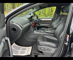 Audi Q7 2 KEYS|SERVICE HISTORY - 5 SERVICES|

Equipment:
Navigation HDD
Parking Sensor(s)
Climate Co - 19