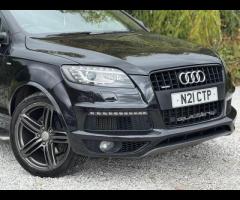 Audi Q7 2 KEYS|SERVICE HISTORY - 5 SERVICES|

Equipment:
Navigation HDD
Parking Sensor(s)
Climate Co - 73