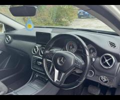 Mercedes-Benz A Class SERVICE HISTORY - 5 SERVICES - 5 MAIN DEALER SERVICES|LOGBOOK|GEARBOX SERVICE - 15