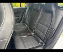 Mercedes-Benz A Class SERVICE HISTORY - 5 SERVICES - 5 MAIN DEALER SERVICES|LOGBOOK|GEARBOX SERVICE - 29