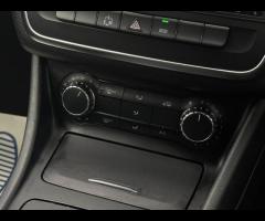 Mercedes-Benz A Class SERVICE HISTORY - 5 SERVICES - 5 MAIN DEALER SERVICES|LOGBOOK|GEARBOX SERVICE - 49