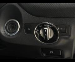 Mercedes-Benz A Class SERVICE HISTORY - 5 SERVICES - 5 MAIN DEALER SERVICES|LOGBOOK|GEARBOX SERVICE - 58