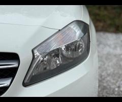 Mercedes-Benz A Class SERVICE HISTORY - 5 SERVICES - 5 MAIN DEALER SERVICES|LOGBOOK|GEARBOX SERVICE - 66