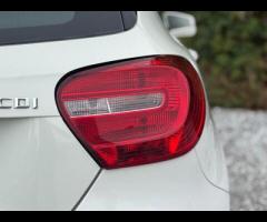 Mercedes-Benz A Class SERVICE HISTORY - 5 SERVICES - 5 MAIN DEALER SERVICES|LOGBOOK|GEARBOX SERVICE - 71