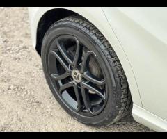 Mercedes-Benz A Class SERVICE HISTORY - 5 SERVICES - 5 MAIN DEALER SERVICES|LOGBOOK|GEARBOX SERVICE - 81